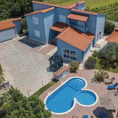 Holiday home Gorgeous In With Wifi *