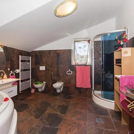Gorgeous In With Wifi Holiday home