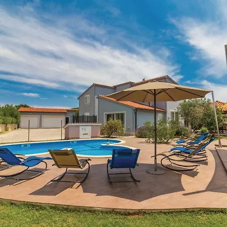 Holiday home Gorgeous In With Wifi Pula