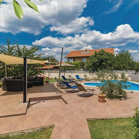 Holiday home Gorgeous In With Wifi